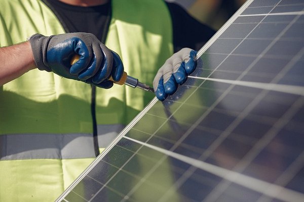 Panneau solaire photovoltaïque : vos questions, nos réponses !